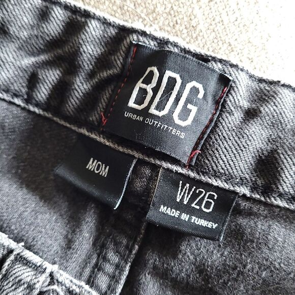 BDG Mom High Rise Straight Leg Black Jean Womens  W26 - Picture 6 of 10